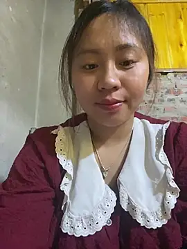 maianhcute online show from April 19, 2026, 1:45 pm