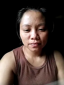 venu00 online show from November 10, 2025, 2:27 am