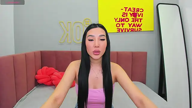 Jennifer Munoz online show from November 9, 2025, 1:31 am