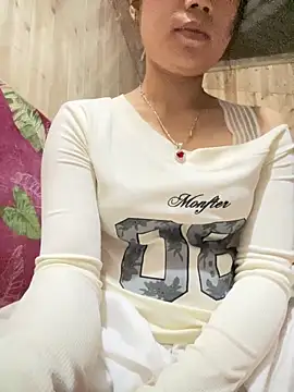 Ngoc-bbi online show from April 18, 2026, 5:54 am