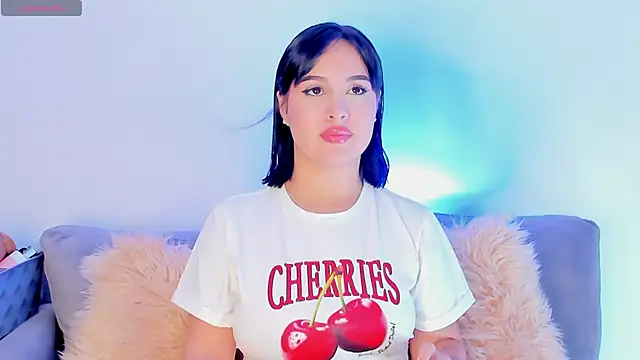 Snapshot of AnaLevii chatting on December 15, 2025, 4:24 pm AnaLevii online show from December 15, 2025, 4:24 pm