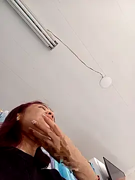 dulcelatin21 online show from November 20, 2025, 6:30 pm