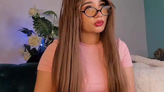 Snapshot of SwweetMoon chatting on September 21, 2025, 5:56 am SwweetMoon online show from September 21, 2025, 5:56 am