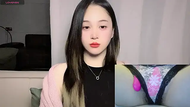 woaiqinqin online show from March 12, 2026, 4:11 pm