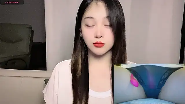 woaiqinqin online show from July 19, 2026, 3:42 pm