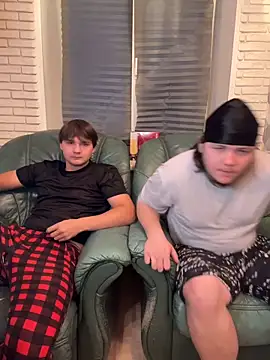 Snapshot of desiredude9 chatting on December 15, 2025, 10:10 am desiredude9 online show from December 15, 2025, 10:10 am