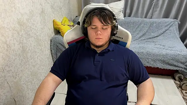 Snapshot of desiredude9 chatting on September 22, 2025, 6:47 pm desiredude9 online show from September 22, 2025, 6:47 pm