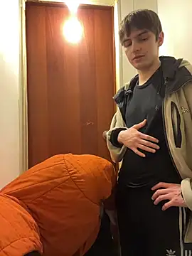 Snapshot of desiredude9 chatting on February 3, 2026, 5:29 pm desiredude9 online show from February 3, 2026, 5:29 pm