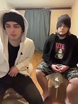 Snapshot of desiredude9 chatting on March 4, 2026, 4:26 pm desiredude9 online show from March 4, 2026, 4:26 pm