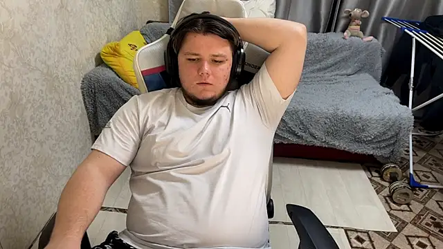 Snapshot of desiredude9 chatting on September 29, 2025, 4:56 pm desiredude9 online show from September 29, 2025, 4:56 pm