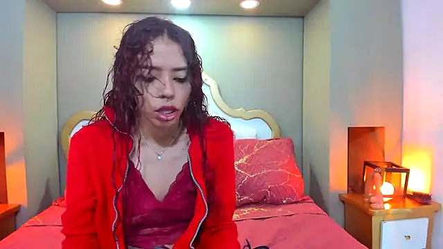 AteneaGreyy online show from December 5, 2025, 12:15 pm