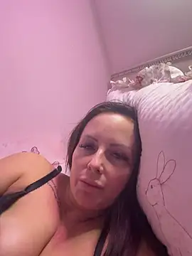 nightingale27 online show from October 23, 2025, 8:18 pm