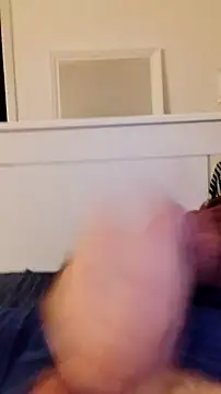 Snapshot of NewJoiner chatting on September 11, 2025, 8:42 pm NewJoiner online show from September 11, 2025, 8:42 pm