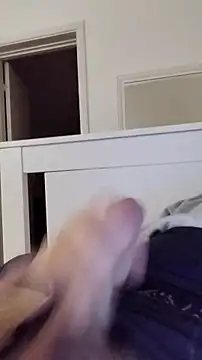 Snapshot of NewJoiner chatting on November 15, 2025, 6:12 pm NewJoiner online show from November 15, 2025, 6:12 pm