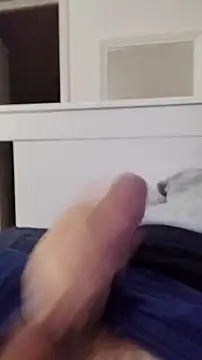 Snapshot of NewJoiner chatting on November 6, 2025, 8:57 pm NewJoiner online show from November 6, 2025, 8:57 pm