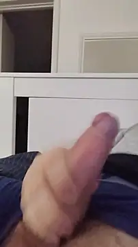 Snapshot of NewJoiner chatting on November 9, 2025, 5:06 pm NewJoiner online show from November 9, 2025, 5:06 pm