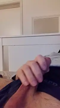 Snapshot of NewJoiner chatting on November 25, 2025, 6:08 pm NewJoiner online show from November 25, 2025, 6:08 pm