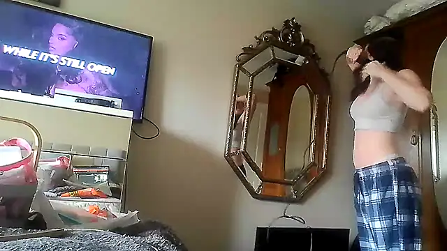 Sophsaysxox online show from October 10, 2025, 12:17 pm