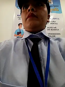 Snapshot of MAYE__13 chatting on December 19, 2025, 3:25 pm MAYE 13 online show from December 19, 2025, 3:25 pm