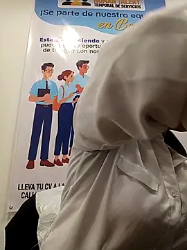 Snapshot of MAYE__13 chatting on December 22, 2025, 12:05 pm MAYE 13 online show from December 22, 2025, 12:05 pm