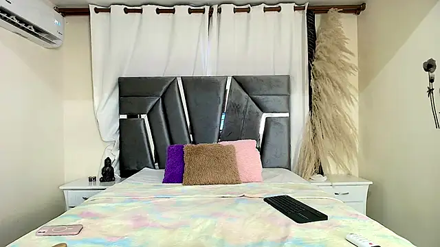 Snapshot of MiniLove_01 chatting on April 24, 2026, 12:07 pm MiniLove 01 online show from April 24, 2026, 12:07 pm