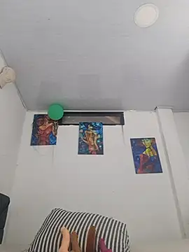 zoe stp latina online show from November 1, 2025, 7:08 pm