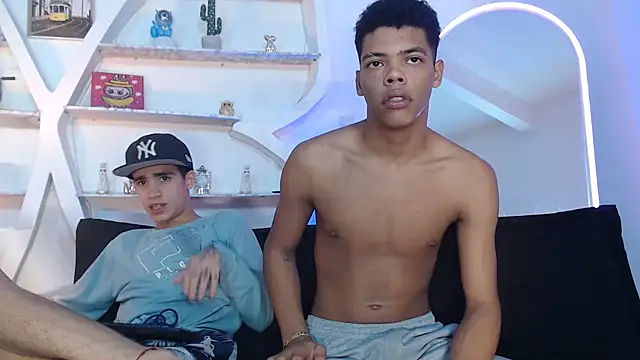 PRETTY FEM online show from September 19, 2025, 1:48 pm