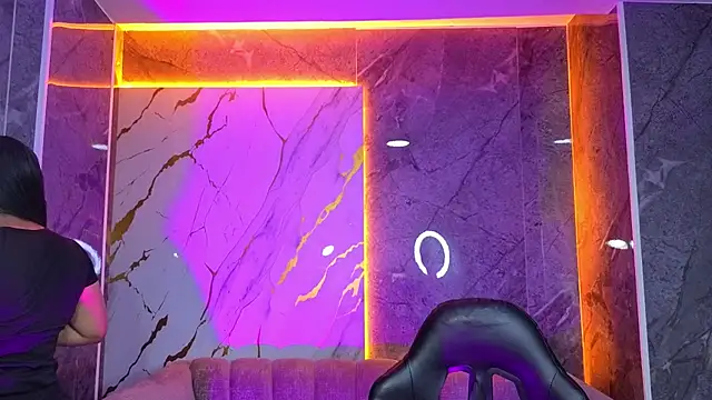 Snapshot of Victoria_b_ chatting on November 6, 2025, 7:51 pm Victoria b online show from November 6, 2025, 7:51 pm