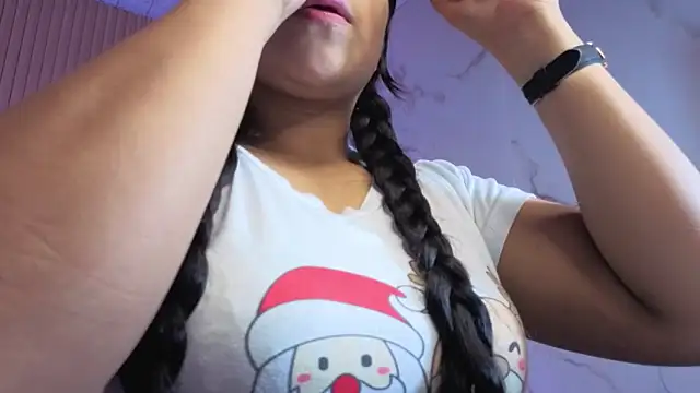 Snapshot of Victoria_b_ chatting on November 12, 2025, 8:01 pm Victoria b online show from November 12, 2025, 8:01 pm