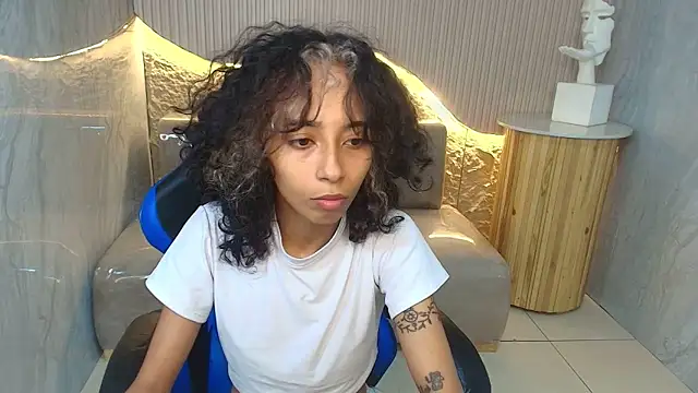 Snapshot of Agnis_ink_r chatting on November 27, 2025, 1:22 pm Agnis ink r online show from November 27, 2025, 1:22 pm