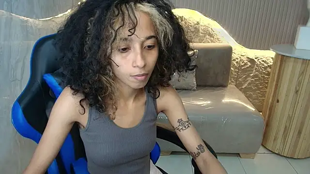 Snapshot of Agnis_ink_r chatting on October 29, 2025, 12:59 pm Agnis ink r online show from October 29, 2025, 12:59 pm