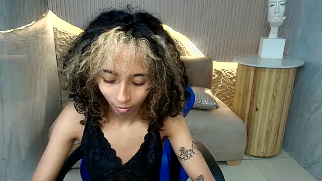 Snapshot of Agnis_ink_r chatting on November 24, 2025, 1:11 pm Agnis ink r online show from November 24, 2025, 1:11 pm