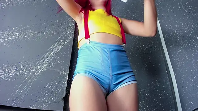 little and dangerous online show from September 17, 2025, 4:25 am