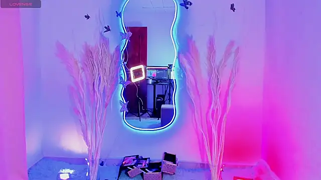 Snapshot of REINA_ADAHARA chatting on November 10, 2025, 10:53 am REINA ADAHARA online show from November 10, 2025, 10:53 am