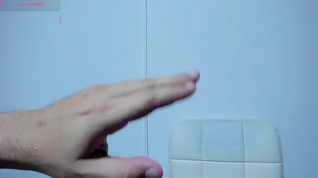 Snapshot of luvely chatting on October 9, 2025, 10:32 pm luvely online show from October 9, 2025, 10:32 pm