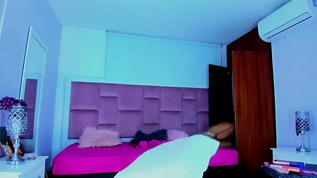 Snapshot of ebonny_ts chatting on October 10, 2025, 10:27 am ebonny ts online show from October 10, 2025, 10:27 am