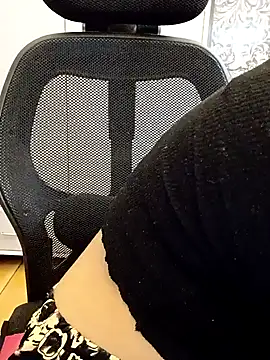 Deepa devi69 online show from November 18, 2025, 6:33 pm