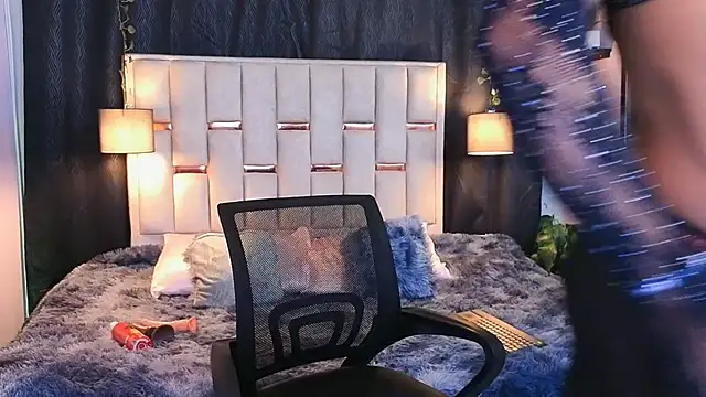 Snapshot of melody-rouss chatting on September 14, 2025, 4:35 am melody-rouss online show from September 14, 2025, 4:35 am