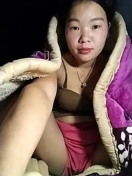 lylylove online show from November 4, 2025, 9:02 am