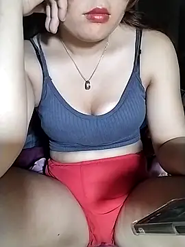lylylove online show from June 4, 2026, 12:59 am
