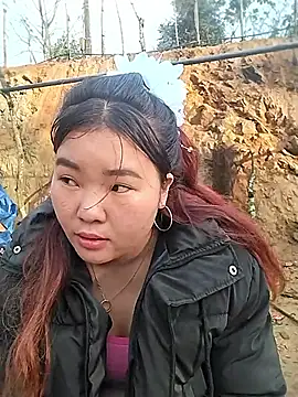 lylylove online show from February 26, 2026, 12:32 am