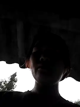 lylylove online show from October 3, 2025, 12:14 am