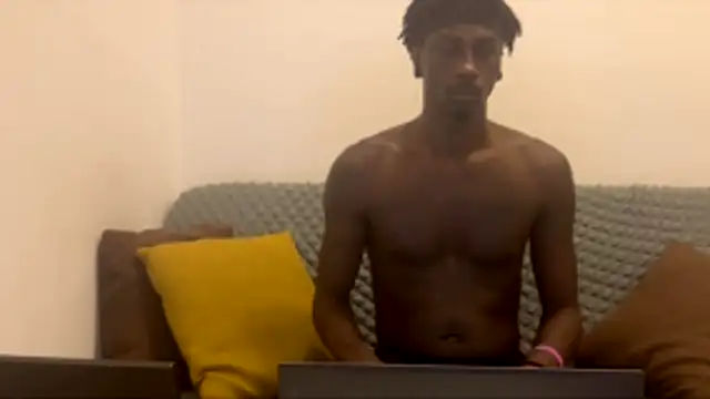 JuicyBlackD83 online show from November 12, 2025, 1:59 pm