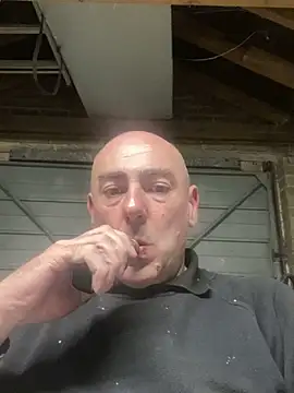 Snapshot of Richmcgee chatting on March 3, 2026, 8:27 pm Richmcgee online show from March 3, 2026, 8:27 pm