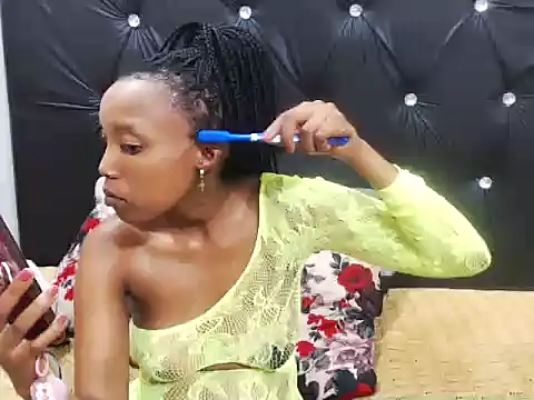 Snapshot of AppleAss02 chatting on October 10, 2025, 7:04 pm AppleAss02 online show from October 10, 2025, 7:04 pm