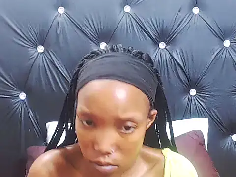 Snapshot of AppleAss02 chatting on November 6, 2025, 6:45 pm AppleAss02 online show from November 6, 2025, 6:45 pm