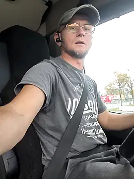 RoadDaddyXL online show from October 21, 2025, 12:15 pm