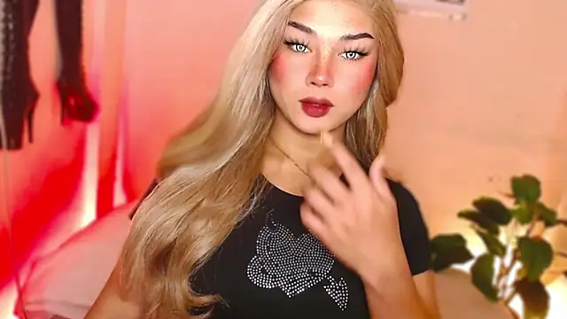 Snapshot of MissRumi_Hunter chatting on December 15, 2025, 7:41 pm MissRumi Hunter online show from December 15, 2025, 7:41 pm