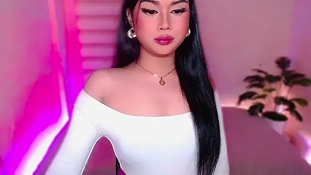 Snapshot of MissRumi_Hunter chatting on May 19, 2026, 9:00 pm MissRumi Hunter online show from May 19, 2026, 9:00 pm