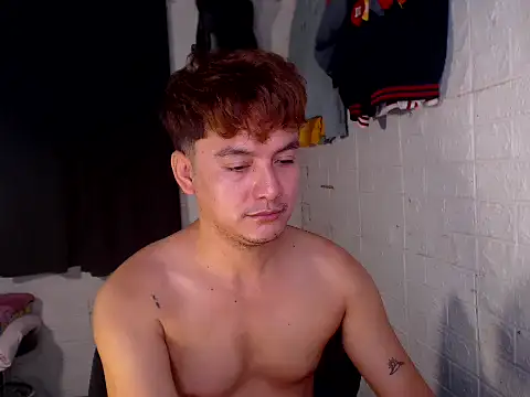 Snapshot of Tempting_jon chatting on May 8, 2026, 2:48 am Tempting jon online show from May 8, 2026, 2:48 am